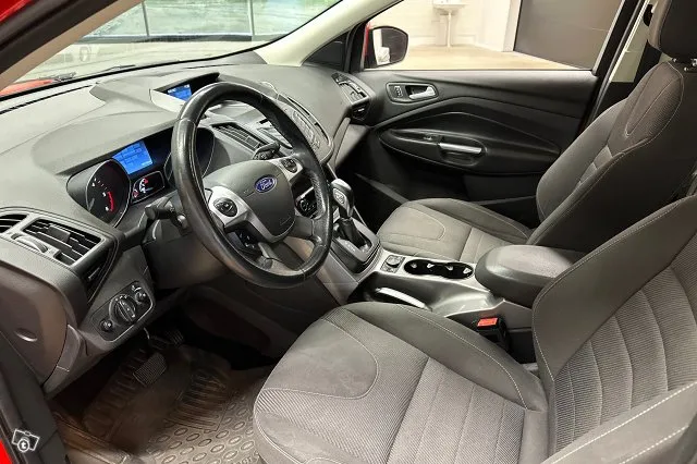 Ford Kuga 2,0 TDCi 150 hv PowerShift AWD A6 Trend *Vakkari / Koukku / P-Tutkat / Moottorinlämmitin* Image 6